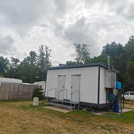 Camping 3 Osobowa Przyczepa Hawaii Surfing Na Surfcamp Retowo, Kuchenka I Lodowka, Wypozyczalnia Windsurfingu, 50min Do Plazy W Slowinskim Pn, Idealna Dla Rowerzystow Retowo (Pomerania)