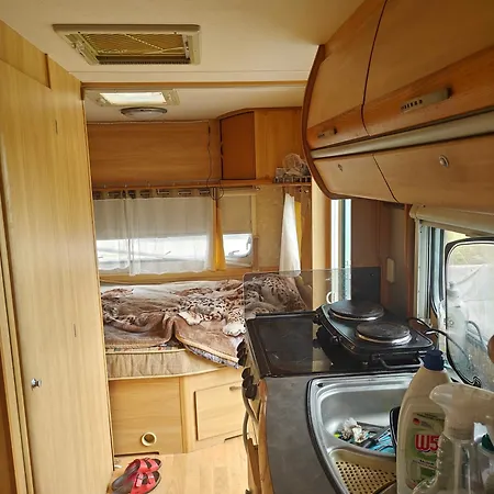 Camping 3 Osobowa Przyczepa Hawaii Surfing Na Surfcamp Retowo, Kuchenka I Lodowka, Wypozyczalnia Windsurfingu, 50min Do Plazy W Slowinskim Pn, Idealna Dla Rowerzystow Retowo (Pomerania)