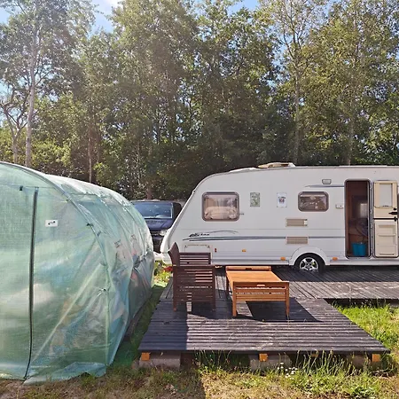 3 Osobowa Przyczepa Hawaii Surfing Na Surfcamp Retowo, Kuchenka I Lodowka, Wypozyczalnia Windsurfingu, 50min Do Plazy W Slowinskim Pn, Idealna Dla Rowerzystow Camping